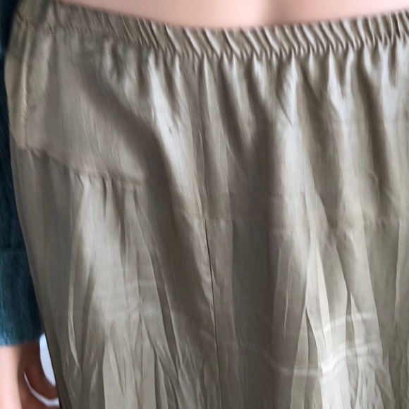 KAREN KANE MIDI GOLD BOTTOM PLEATED SKIRT - Picture 3 of 4